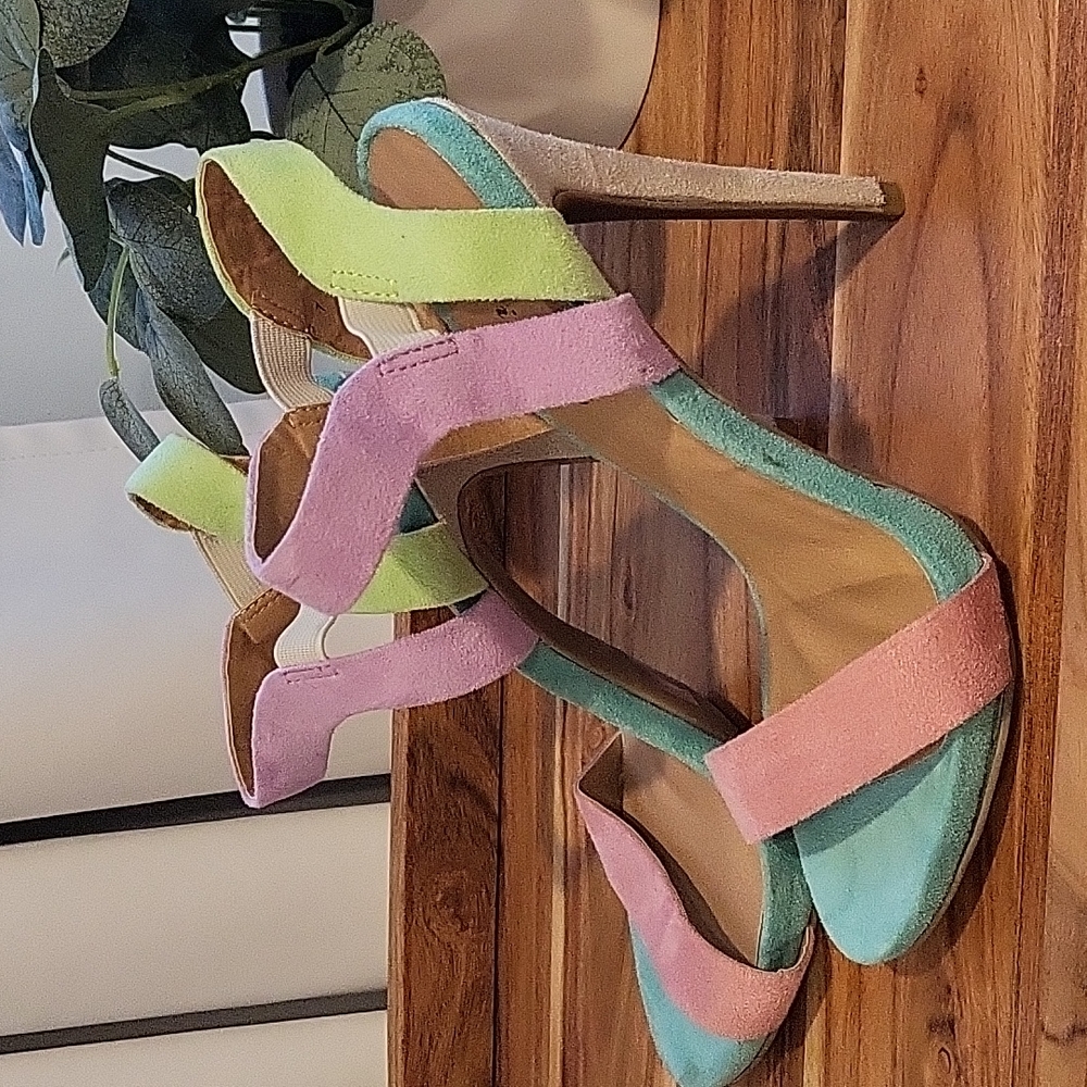 Colorblock heels